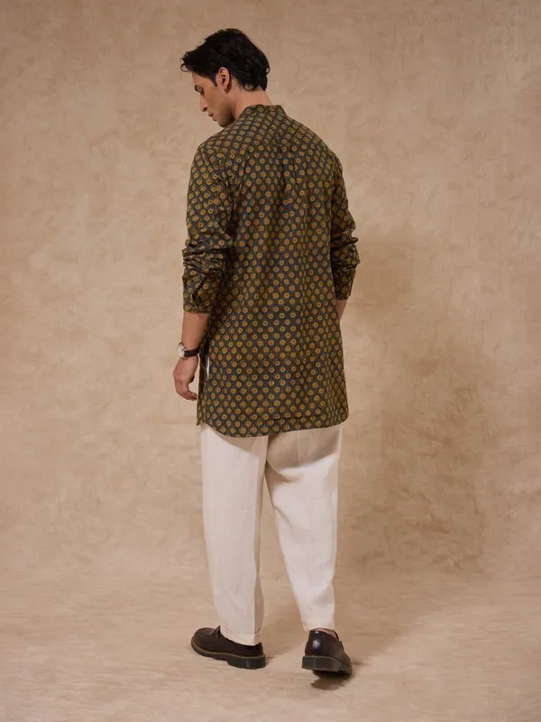 Authentic_Ajrakh_Classic_Fit_Tunic