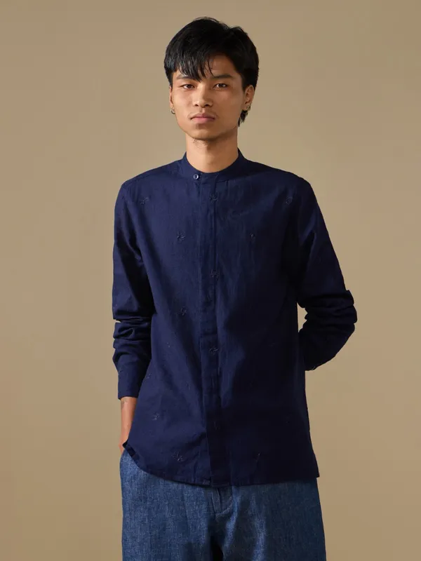 Cotton-Linen_Classic_Fit_Embroidered_Bushirt