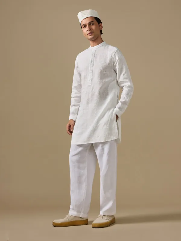 100%_Linen_Classic_Fit_Embroidered_Tunic