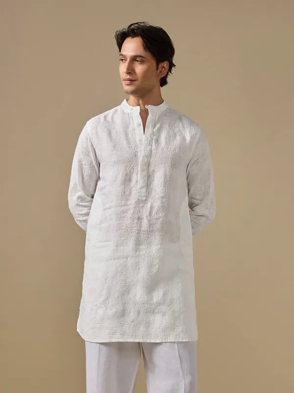 100%_Linen_Classic_Fit_Embroidered_Tunic