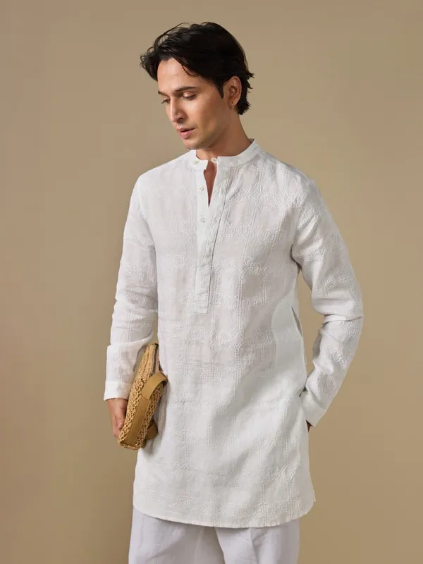 100%_Linen_Classic_Fit_Embroidered_Tunic