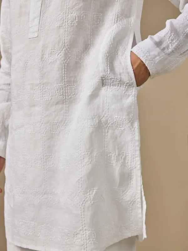100%_Linen_Classic_Fit_Embroidered_Tunic