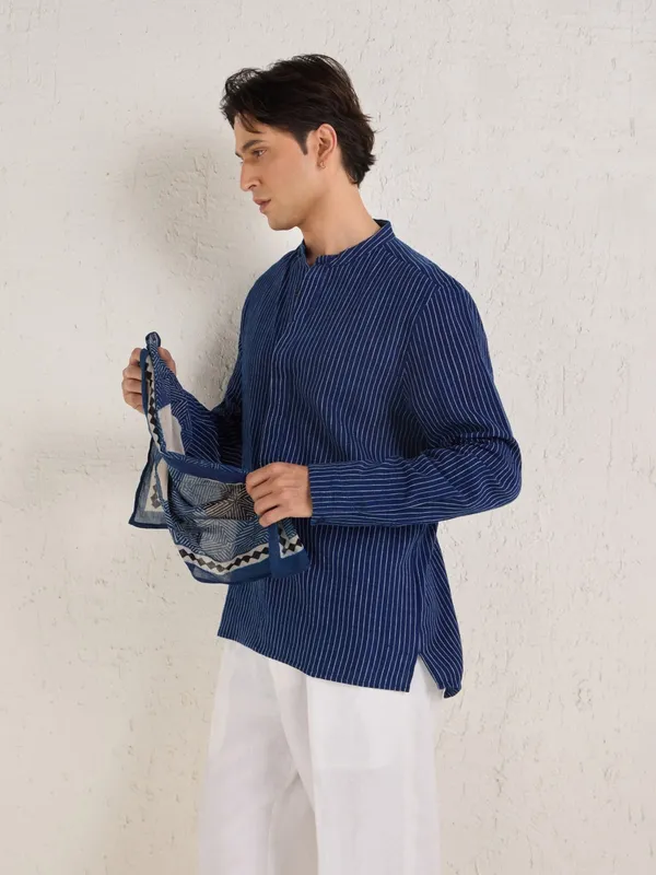 Handwoven_Indigo_Classic_Fit_Pop-Over_Shirt_With_Extended_Placket