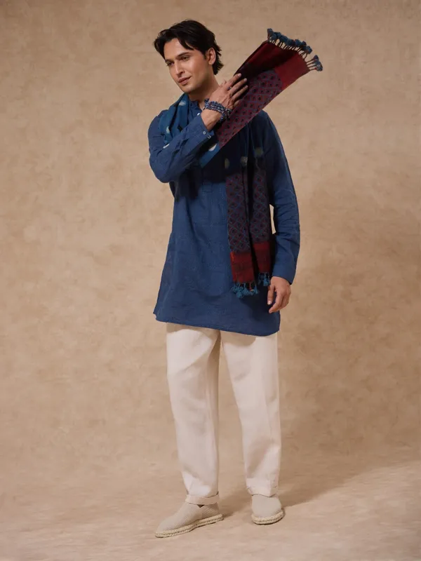100%_Linen_Classic_Fit_Embroidered_Tunic