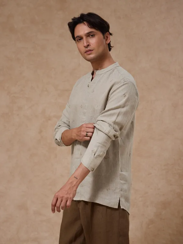 100%_Linen_Classic_Fit_Embroidered_Bushirt