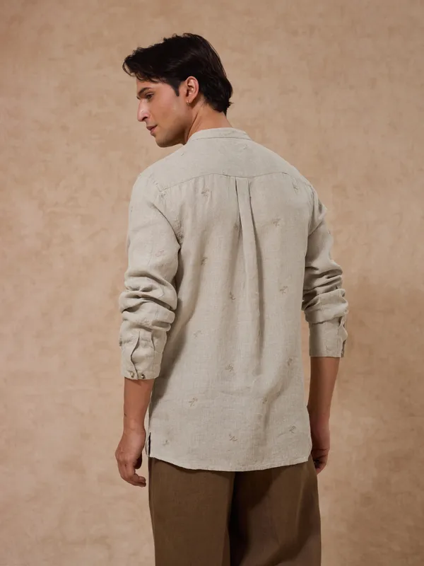 100%_Linen_Classic_Fit_Embroidered_Bushirt
