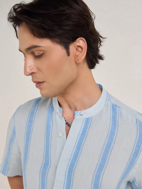 100%_Linen_Classic_Fit_Shirt_With_Hand_Embroidered_Details