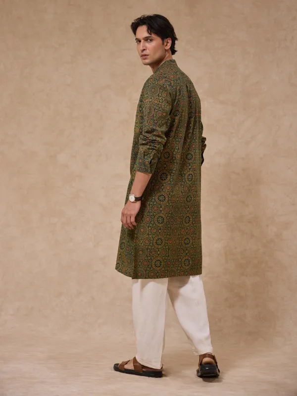 Authentic_Ajrakh_Classic_Fit_Kurta