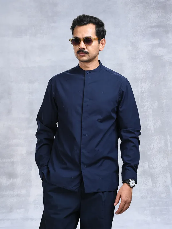 All_over_embroidered_2/80's_Premium_poplin_classic_fit_BuShirt