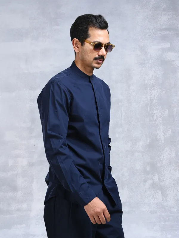 All_over_embroidered_2/80's_Premium_poplin_classic_fit_BuShirt