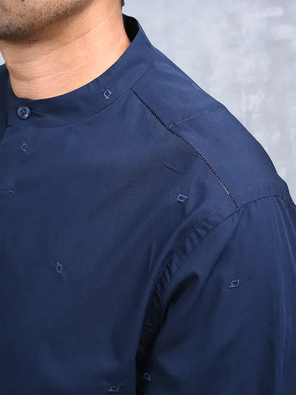 All_over_embroidered_2/80's_Premium_poplin_classic_fit_BuShirt