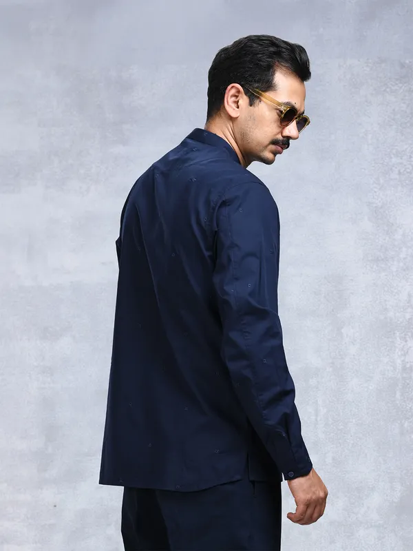 All_over_embroidered_2/80's_Premium_poplin_classic_fit_BuShirt