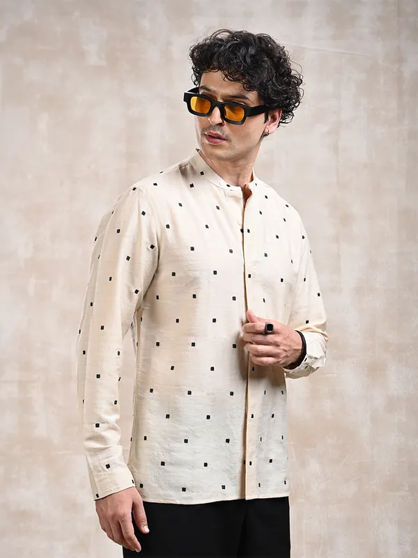 100%_Natural_Muga_Silk_all_over_embroidered_classic_fit_BuShirt