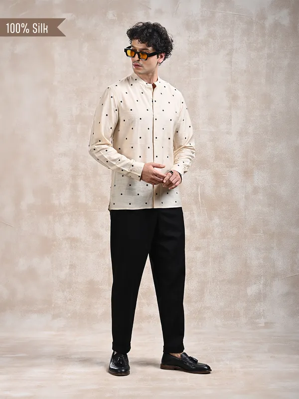 100%_Natural_Muga_Silk_all_over_embroidered_classic_fit_BuShirt