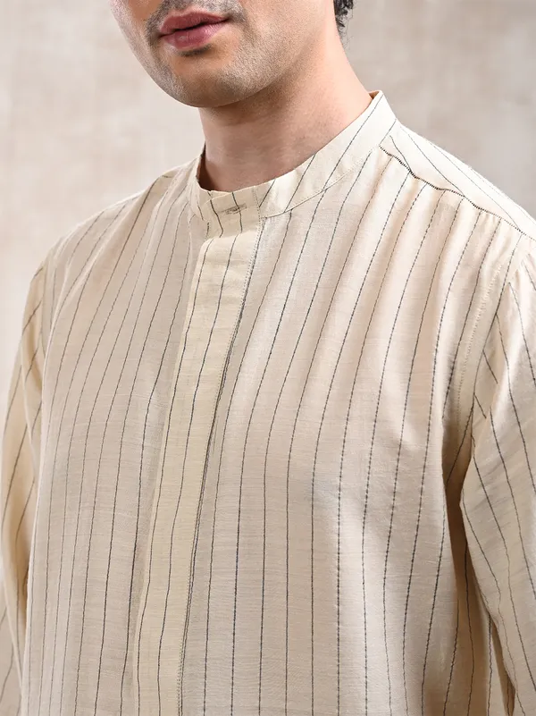 100%_Natural_Muga_Silk_classic_fit_Popover_shirt_in_stripe