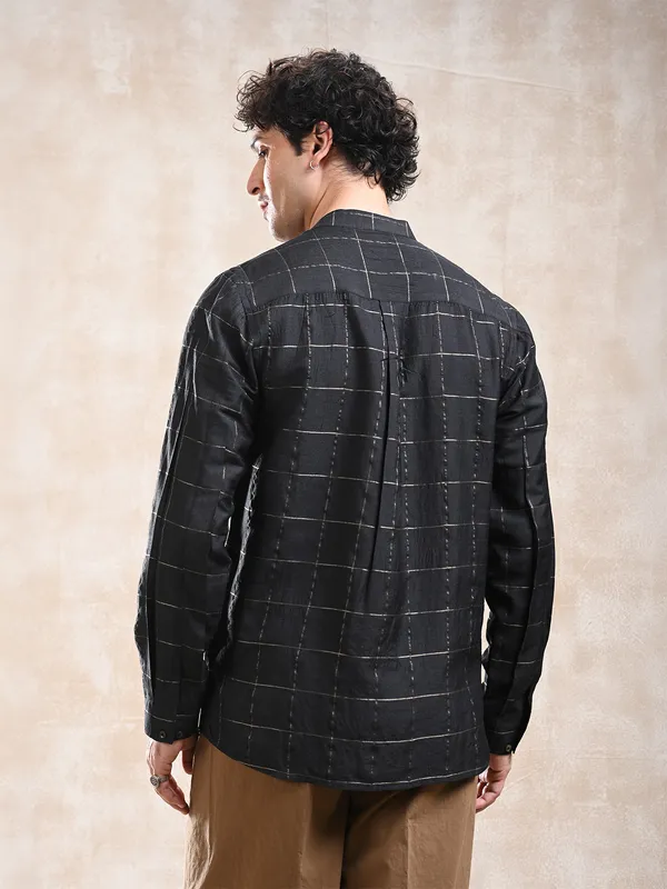 100%_Muga_Silk_classic_fit_BuShirt_with_zari_check