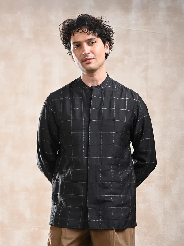 100%_Muga_Silk_classic_fit_BuShirt_with_zari_check