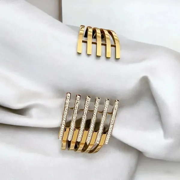 Elegant_Gold-Toned_Multi-Band_Bracelet_With_Crystal_Embellishments