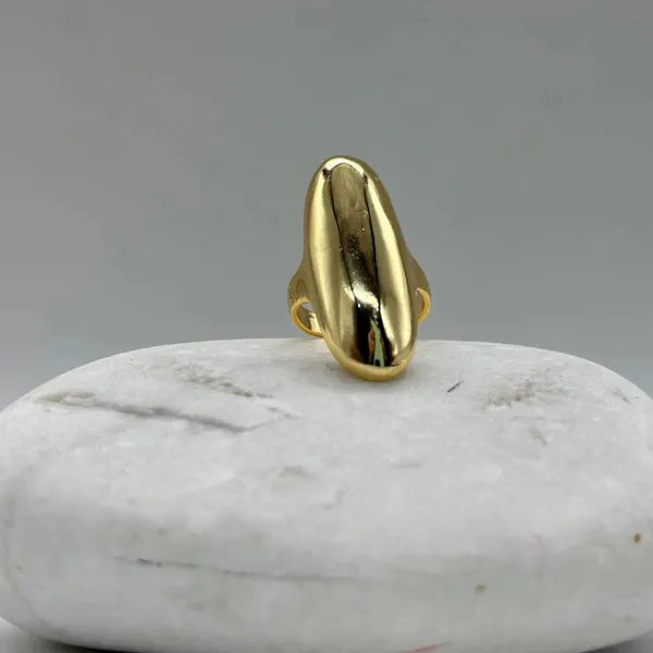 Smooth_Teardrop_Gold_Statement_Ring