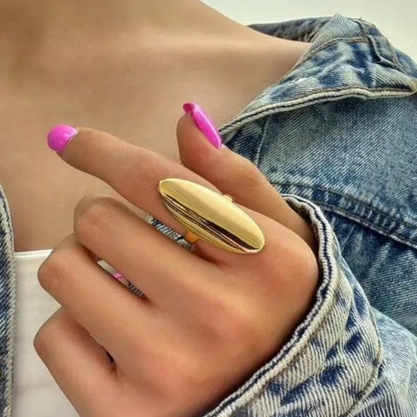Smooth_Teardrop_Gold_Statement_Ring