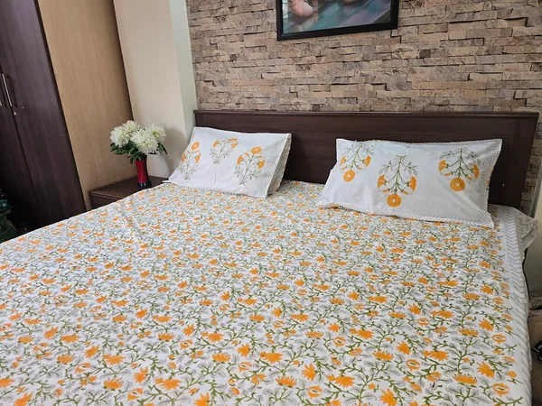 Floral_Hand_Block_Printed_Cotton_Bedsheet_With_Matching_Pillow_Covers_(108_X_108_inches)