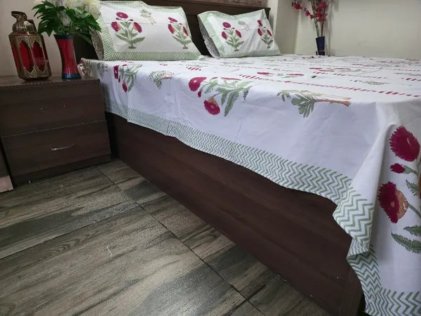 Floral_Hand_Block_Printed_Cotton_Bedsheet_With_Matching_Pillow_Covers_(108_X_108_inches)