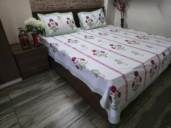 Floral_Hand_Block_Printed_Cotton_Bedsheet_With_Matching_Pillow_Covers_(108_X_108_inches)