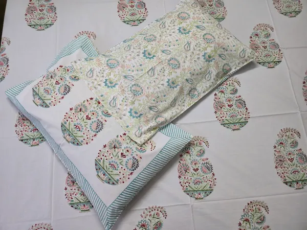 Floral_Hand_Block_Printed_Cotton_Bedsheet_With_Matching_Pillow_Covers_(108_X_108_inches)