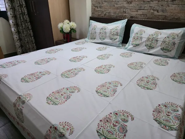 Floral_Hand_Block_Printed_Cotton_Bedsheet_With_Matching_Pillow_Covers_(108_X_108_inches)