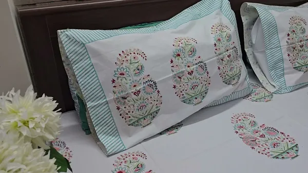 Floral_Hand_Block_Printed_Cotton_Bedsheet_With_Matching_Pillow_Covers_(108_X_108_inches)