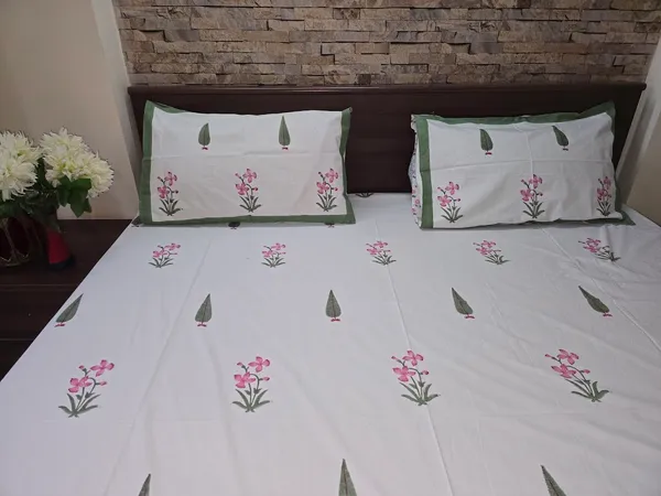 Floral_Hand_Block_Printed_Cotton_Bedsheet_With_Matching_Pillow_Covers_(108_X_108_inches)