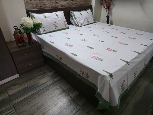 Floral_Hand_Block_Printed_Cotton_Bedsheet_With_Matching_Pillow_Covers_(108_X_108_inches)