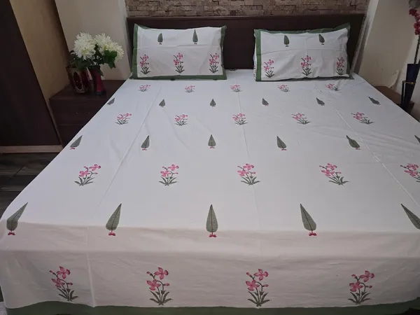 Floral_Hand_Block_Printed_Cotton_Bedsheet_With_Matching_Pillow_Covers_(108_X_108_inches)