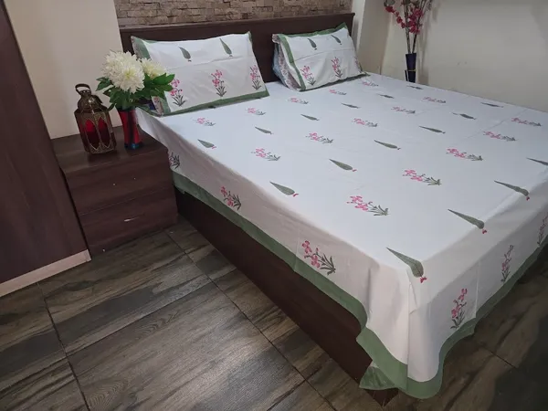 Floral_Hand_Block_Printed_Cotton_Bedsheet_With_Matching_Pillow_Covers_(108_X_108_inches)