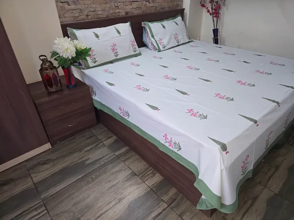 Floral_Hand_Block_Printed_Cotton_Bedsheet_With_Matching_Pillow_Covers_(108_X_108_inches)