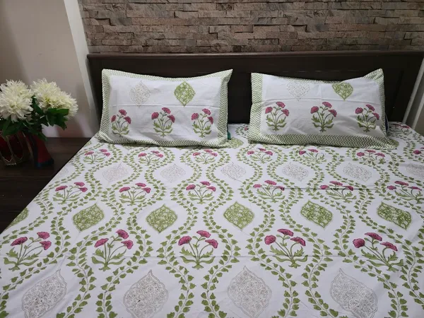 Floral_Hand_Block_Printed_Cotton_Bedsheet_With_Matching_Pillow_Covers_(108_X_108_inches)
