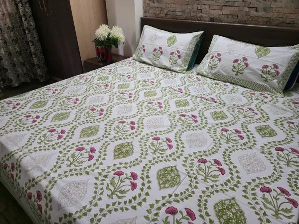 Floral_Hand_Block_Printed_Cotton_Bedsheet_With_Matching_Pillow_Covers_(108_X_108_inches)