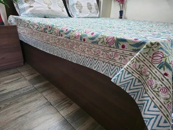 Floral_Hand_Block_Printed_Cotton_Bedsheet_With_Matching_Pillow_Covers_(108_X_108_inches)