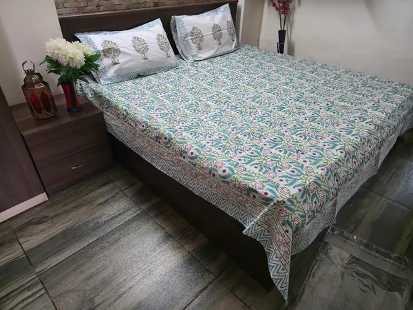 Floral_Hand_Block_Printed_Cotton_Bedsheet_With_Matching_Pillow_Covers_(108_X_108_inches)