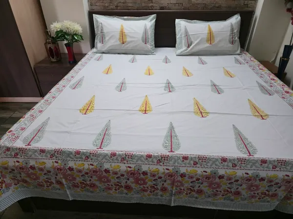 Floral_Hand_Block_Printed_Cotton_Bedsheet_With_Matching_Pillow_Covers_(108_X_108_inches)