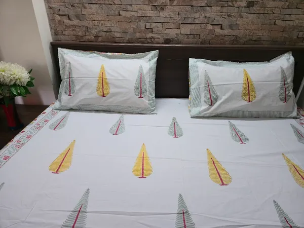 Floral_Hand_Block_Printed_Cotton_Bedsheet_With_Matching_Pillow_Covers_(108_X_108_inches)