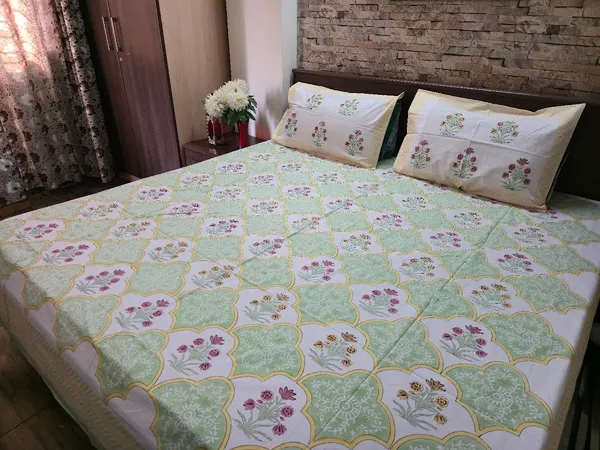 Floral_Hand_Block_Printed_Cotton_Bedsheet_With_Matching_Pillow_Covers_(108_X_108_inches)