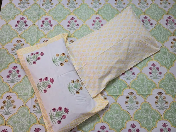 Floral_Hand_Block_Printed_Cotton_Bedsheet_With_Matching_Pillow_Covers_(108_X_108_inches)