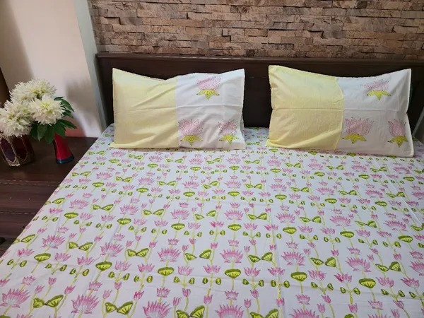 Floral_Hand_Block_Printed_Cotton_Bedsheet_With_Matching_Pillow_Covers_(108_X_108_inches)