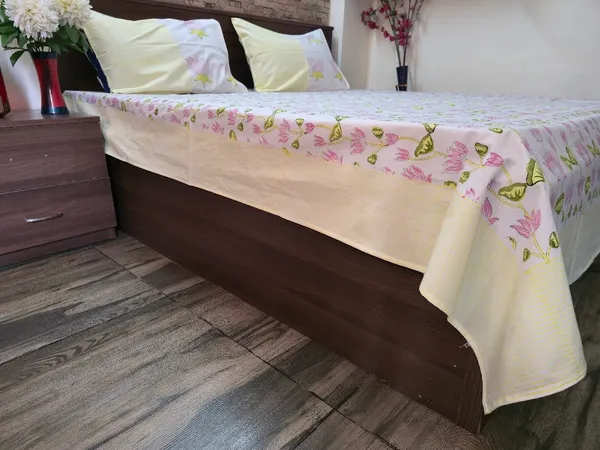 Floral_Hand_Block_Printed_Cotton_Bedsheet_With_Matching_Pillow_Covers_(108_X_108_inches)