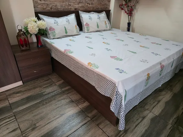 Floral_Hand_Block_Printed_Cotton_Bedsheet_With_Matching_Pillow_Covers_(108_X_108_inches)