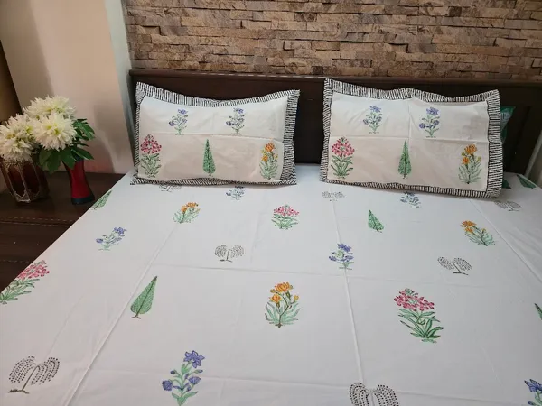 Floral_Hand_Block_Printed_Cotton_Bedsheet_With_Matching_Pillow_Covers_(108_X_108_inches)
