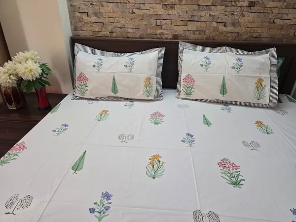 Floral_Hand_Block_Printed_Cotton_Bedsheet_With_Matching_Pillow_Covers_(108_X_108_inches)