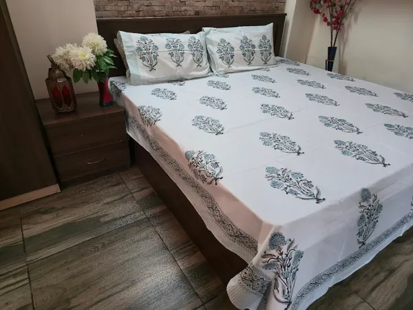 Floral_Hand_Block_Printed_Cotton_Bedsheet_With_Matching_Pillow_Covers_(108_X_108_inches)