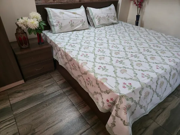 Floral_Hand_Block_Printed_Cotton_Bedsheet_With_Matching_Pillow_Covers_(108_X_108_inches)